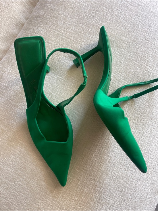 Zara Shoes - Zara Emerald Green Pointed Slingback Heels